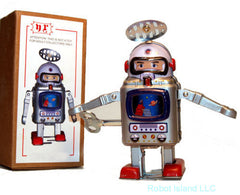 TV Spaceman Astronaut Wind Up Robot